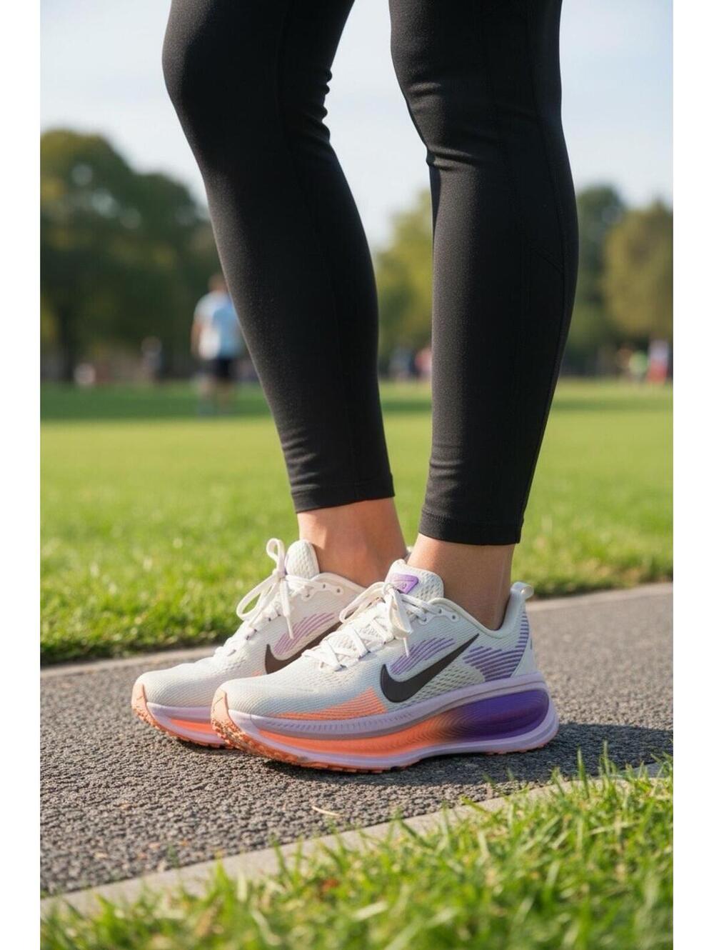 Nike Vomero 18 Pink Foam Purple Orange HM6804-113 Womens Athletic Shoes Size 9.5